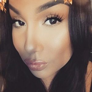 Meet your Posher, Monica